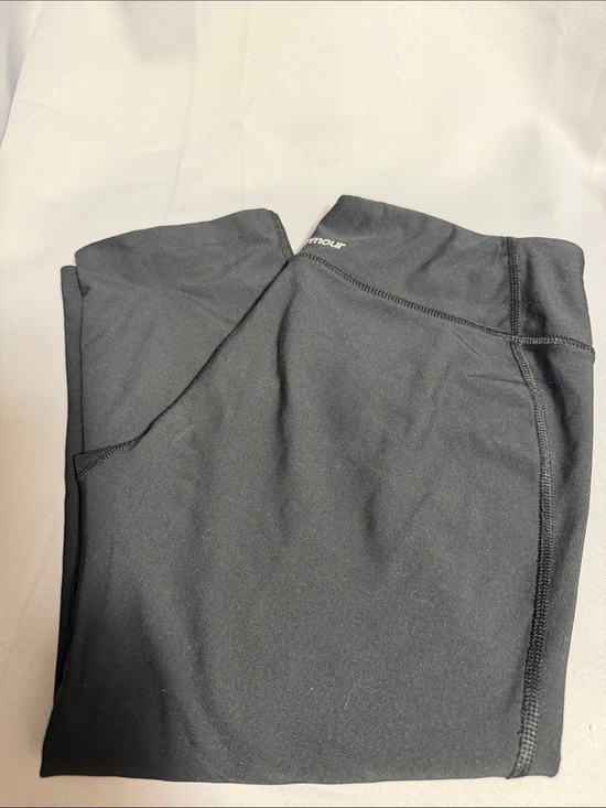 Under Armour Pants - Under Armour Black short Leggings